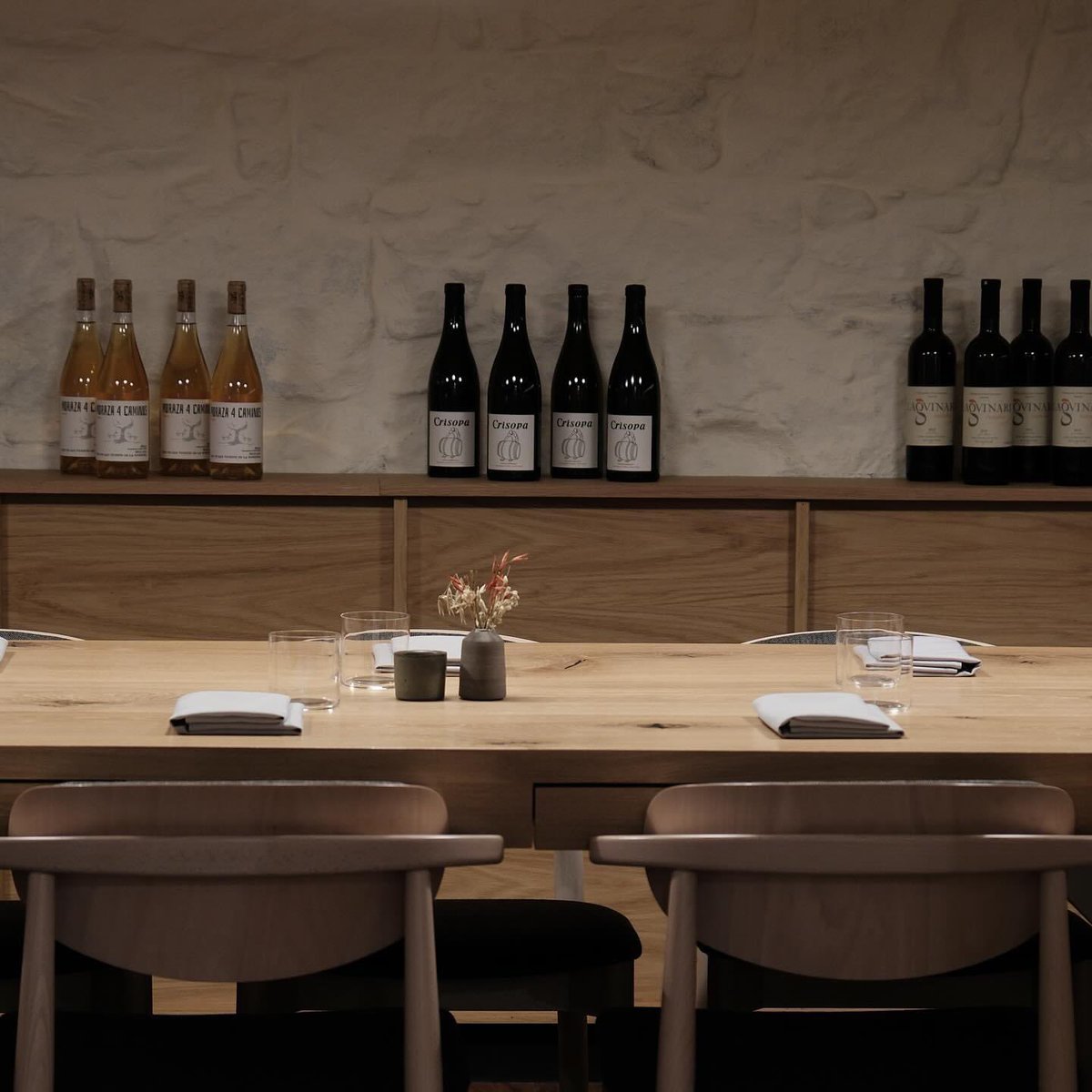 🔔 Bookings now live 👉🏻 fhior.com/fionxfhiorspar…

<a href="/FhiorRestaurant/">Fhior</a> &amp; <a href="/fionedinburgh/">Fìon</a> are back again on Friday 11th/October for the third of our wine dinner series, dedicated to exploring the vibrant world of sparkling wines! 

£135 per person (amuse bouche + 5-course - 6 wines)