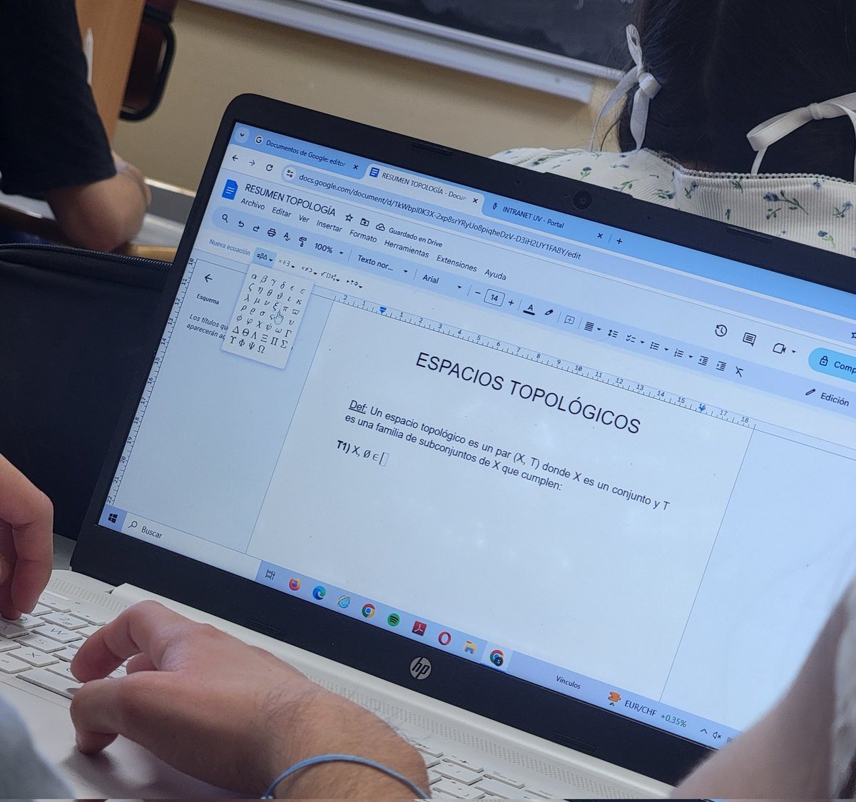 igual nos podrían haber enseñado a usar Latex a los del doble