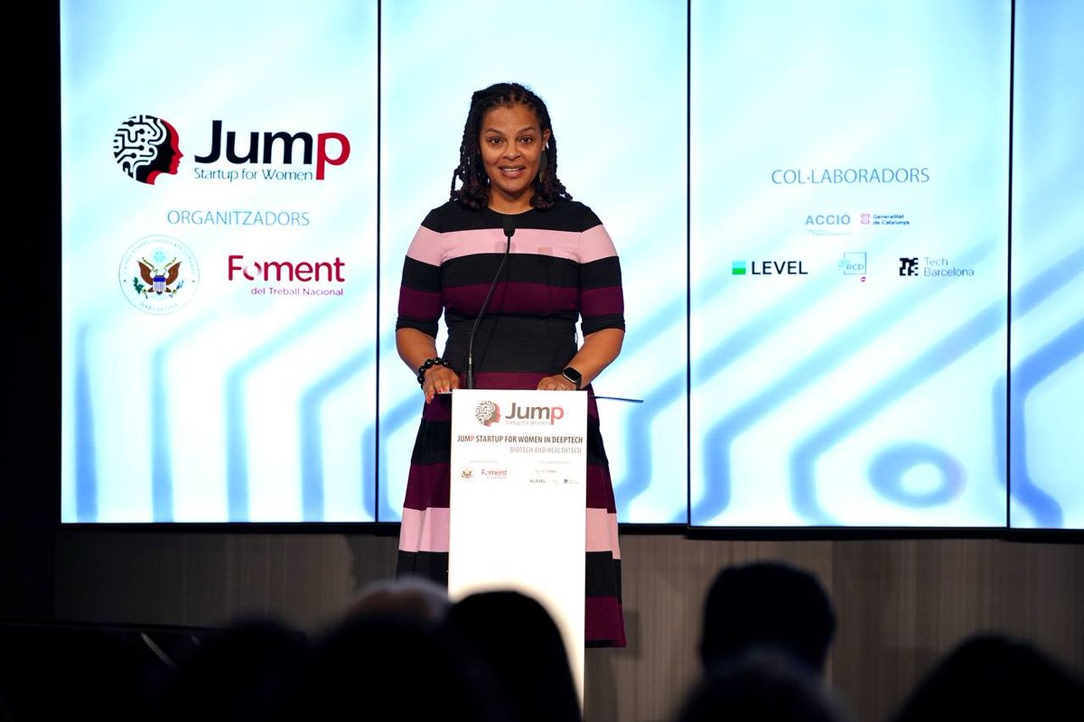 💪 Foment i el <a href="/USConsulateBCN/">U.S. Consulate General Barcelona</a> refermen la seva aliança en la promoció del lideratge femení i la connexió Boston-Barcelona en la cloenda del #Jump4Women.

Llegeix tota la notícia: foment.com/foment-i-el-co…

🤝 Amb Lia Miller, Cònsol General, Consolat General dels Estats Units a
