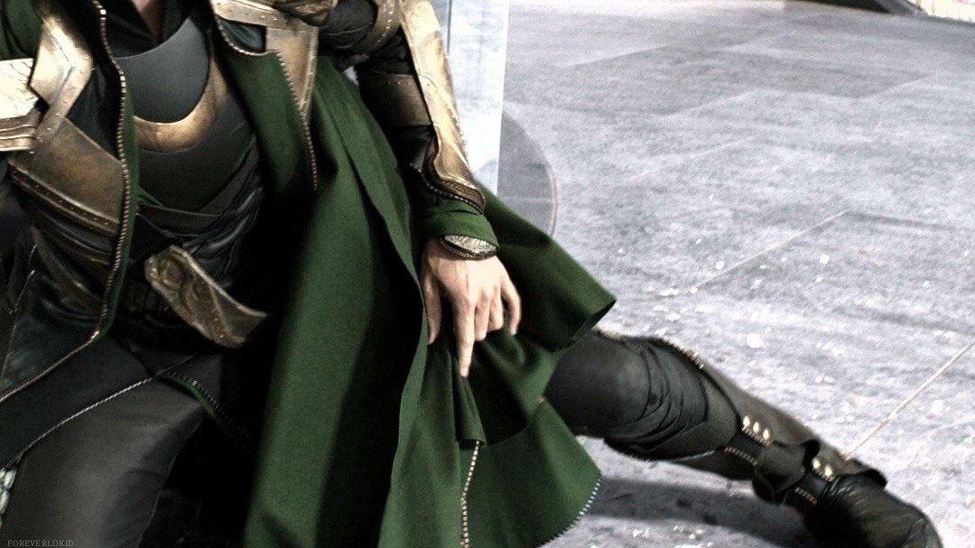 lokiseyez's tweet photo. how are these so cvnty yet so elegant and soft at the same time??? https://t.co/hAu0XZjeW2