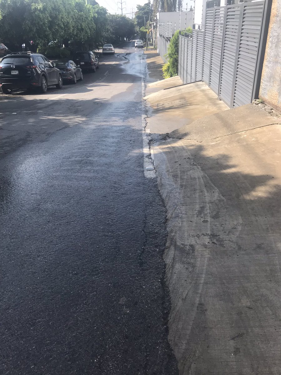 tiktous's tweet photo. @SAPACCuernavaca calle San Diego Acapantzingo 1mes con fuga !! @CuernavacaGob @En_Cuernavaca https://t.co/LZYwuLGv60