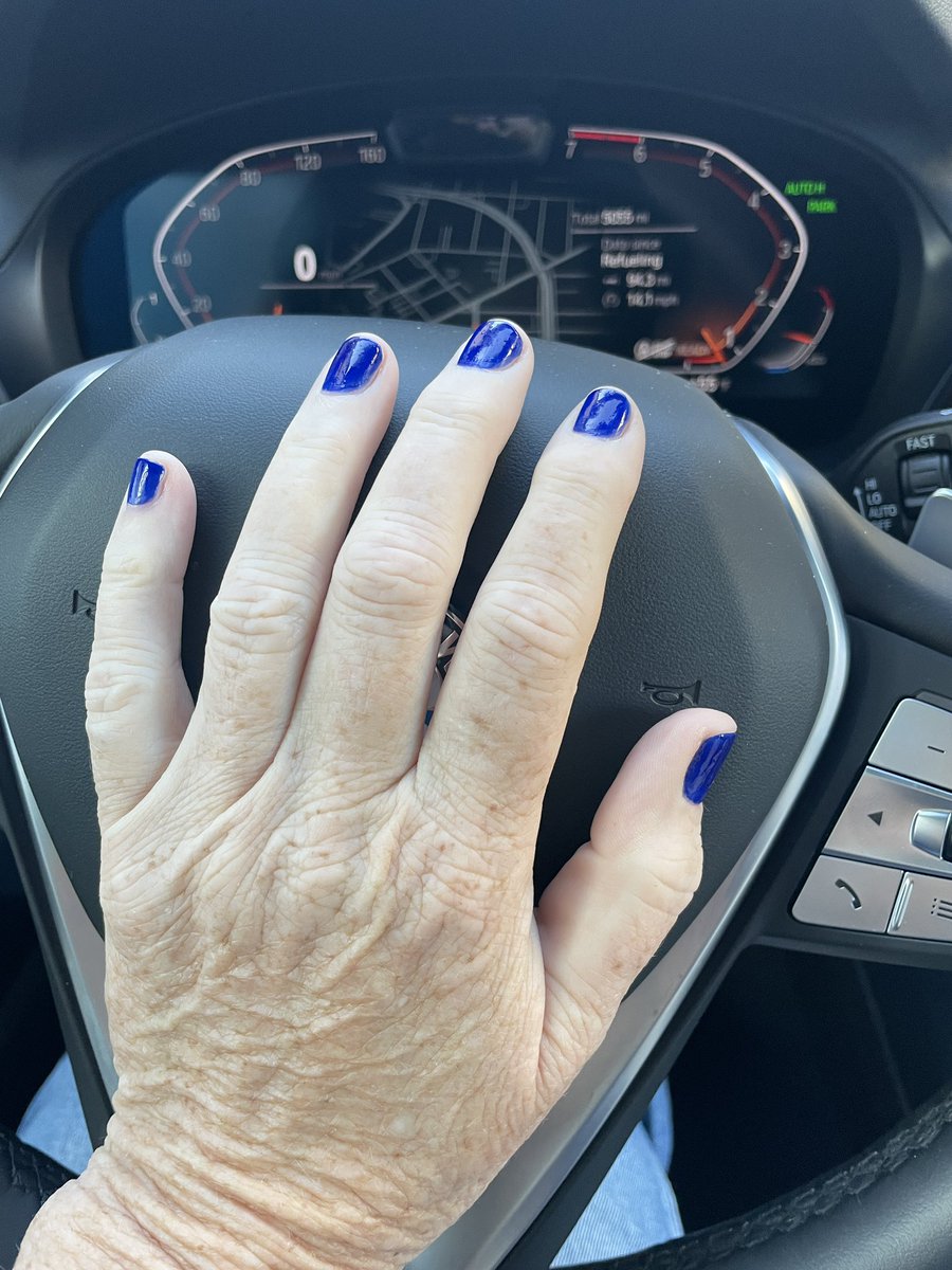 valwills's tweet photo. @simonmayo Navy blue nails https://t.co/3FpCaWVuTU