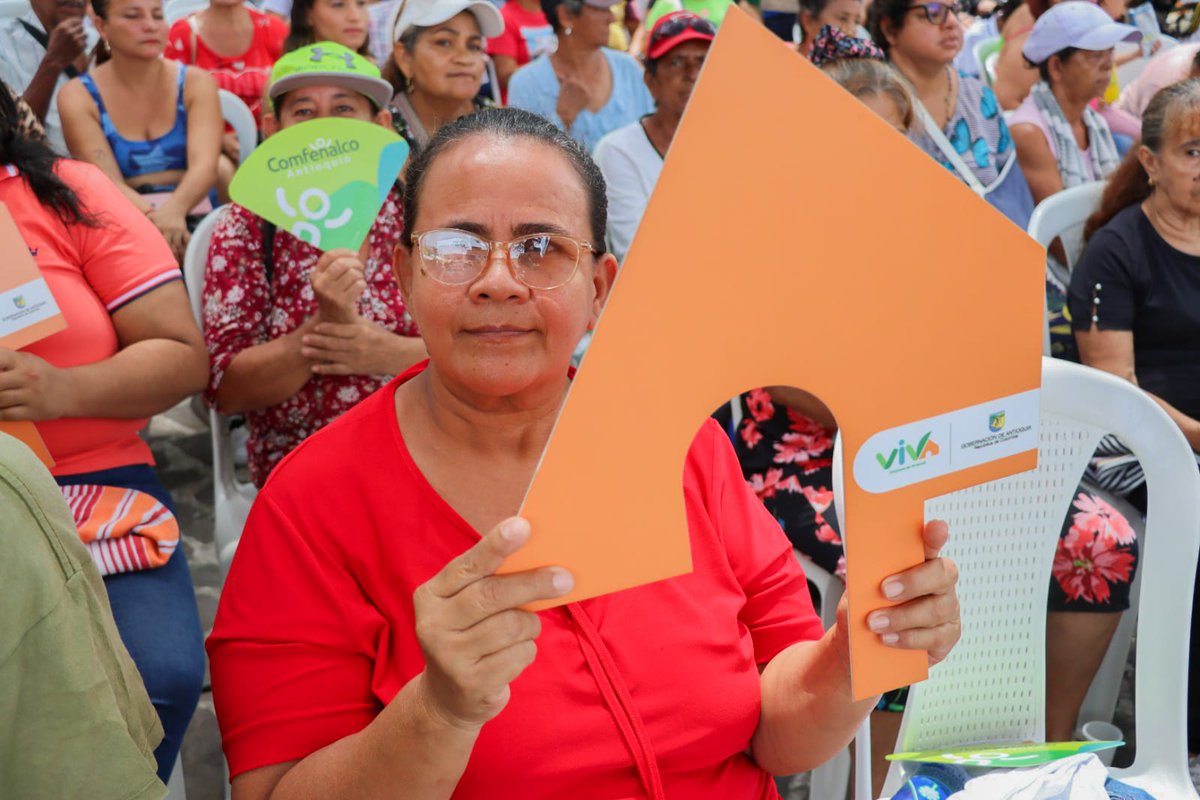 VIVAantioquia's tweet photo. Gracias a estrategias como VIVA MI CASA🏡 aportes por recursos complementarios, el desistimiento para la compra de vivienda nueva ha bajado un 5.3% en Antioquia. 🚀💚 #CentroDePensamientoVIVA #CulturaDelDato #VIVALab @GobAntioquia @RodrigoHAl https://t.co/UwtXKg6O1P