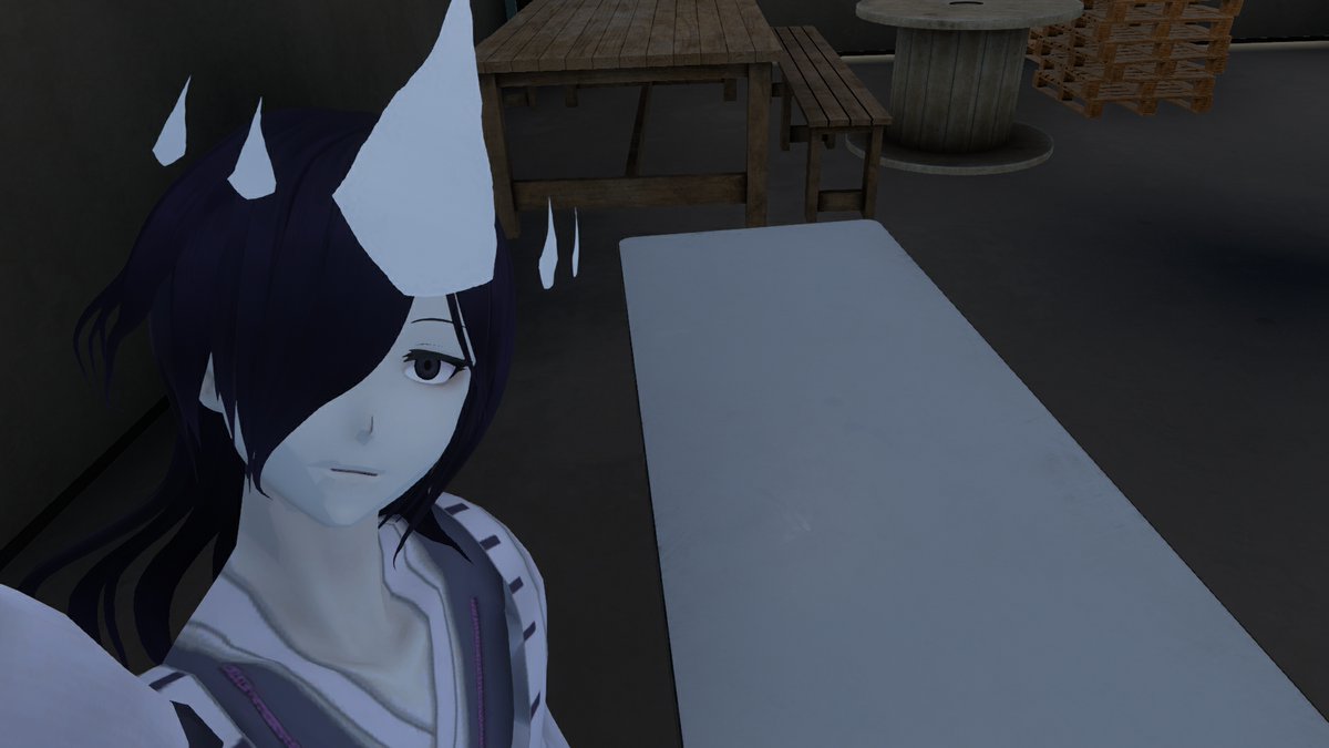 Utsuro_Yuragi's tweet photo. やほほい、机と机を作りました。
丁寧に作られたDIYの木製テーブルセット(古い)と
コーティングが剥げてきて、拭いても輝きにムラがある、そんな折り畳みデスクです。
#NSSProject #Resonite https://t.co/yVb1qSbwtR