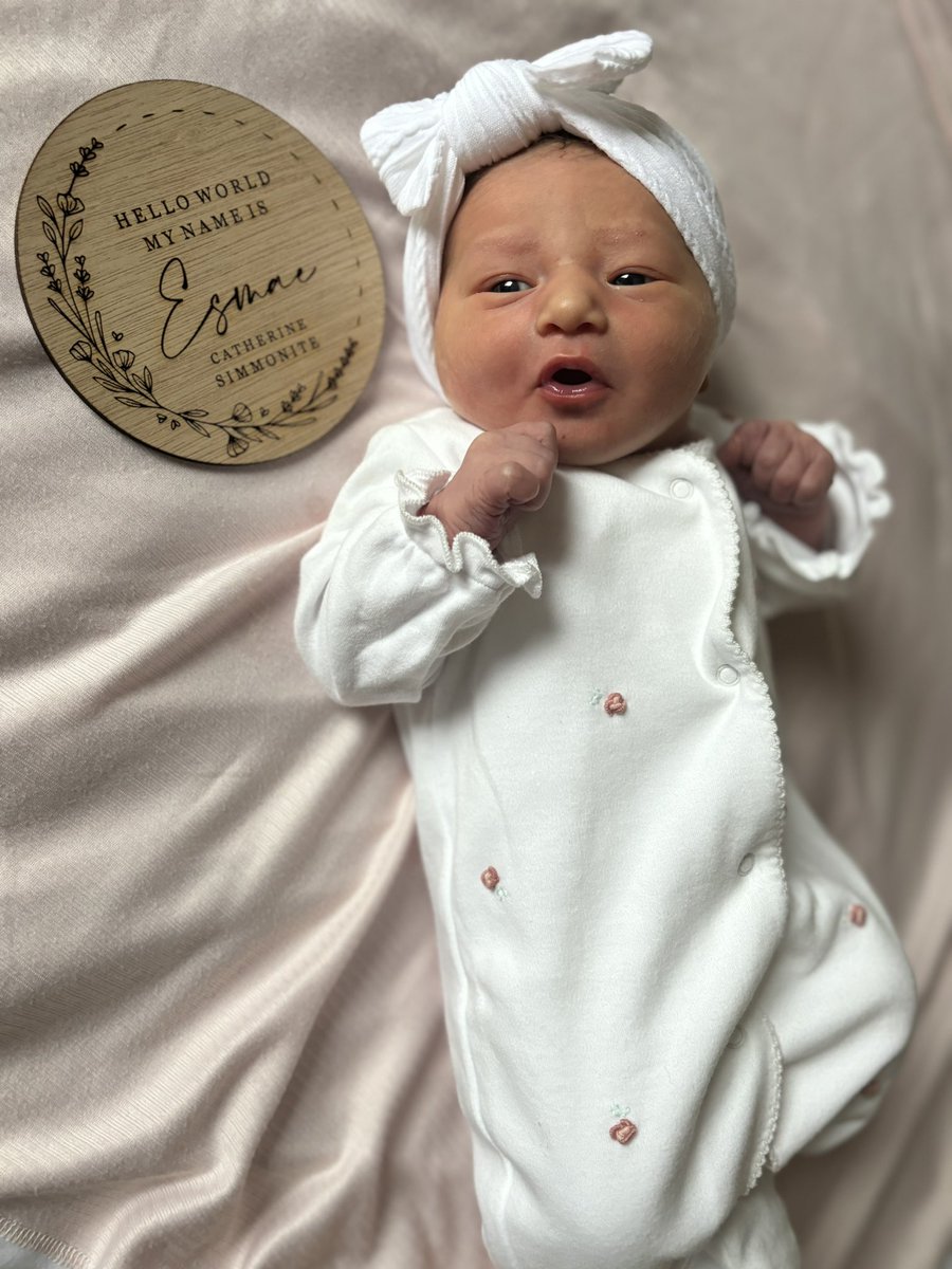 ChloeSimmonite's tweet photo. Esmae Catherine Simmonite you are more than we have ever dreamed of baby girl ☁️ 21.09.2024 🩷 https://t.co/vQkFmTKSOO