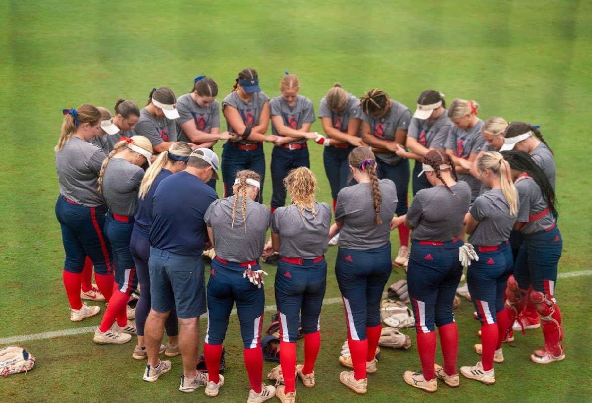 Jaelyn McDaniel (@jaelynmcdaniel) on Twitter photo This picture says it all. Thank you Jesus for this team. All glory to God🤍🤍<a href="/WSCCsoftball/">WaltersStSoftball</a> This picture says it all. Thank you Jesus for this team. All glory to God🤍🤍<a href="/WSCCsoftball/">WaltersStSoftball</a>