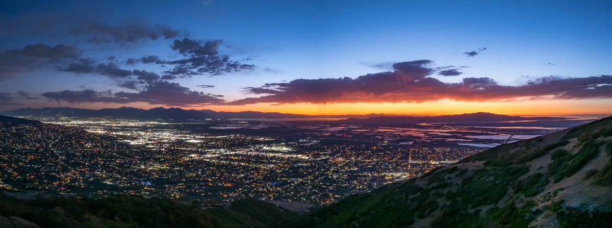 KSL5TV's tweet photo. September has meant a bounty of #AsYouSeeIt photos.

This morning, we have this beauty of the Bountiful foothills at sunset 
📷 - David Reid
See many more and share your best news, weather and scenic photos at: https://t.co/hMzyNz900Z https://t.co/UZf8zKA55O