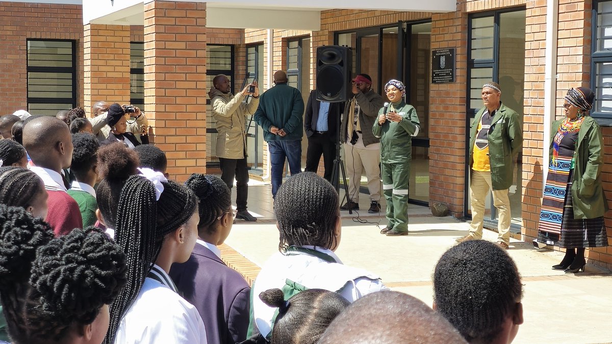 The Deputy Minister addressed local high school learners, inspiring them to participate in greening efforts and understand the significance of trees in their lives. 
Exhibitions showcased various initiatives aimed at raising awareness and encouraging learners to study forestry.