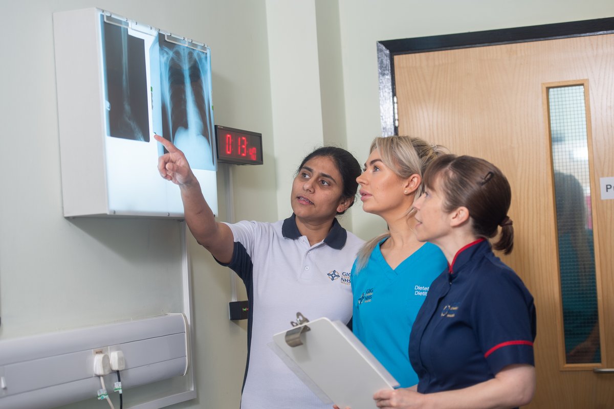 WGHealthandCare's tweet photo. Our All-Wales Fracture Liaison Service offers a new way of treating people with broken bones. 🦴

Patients aged 50+ with a broken bone after a fall will have their bone health and falls risk checked and managed, lowering their risk of further fractures.
👇
https://t.co/fAokbcJncG https://t.co/WCAePqN0yz