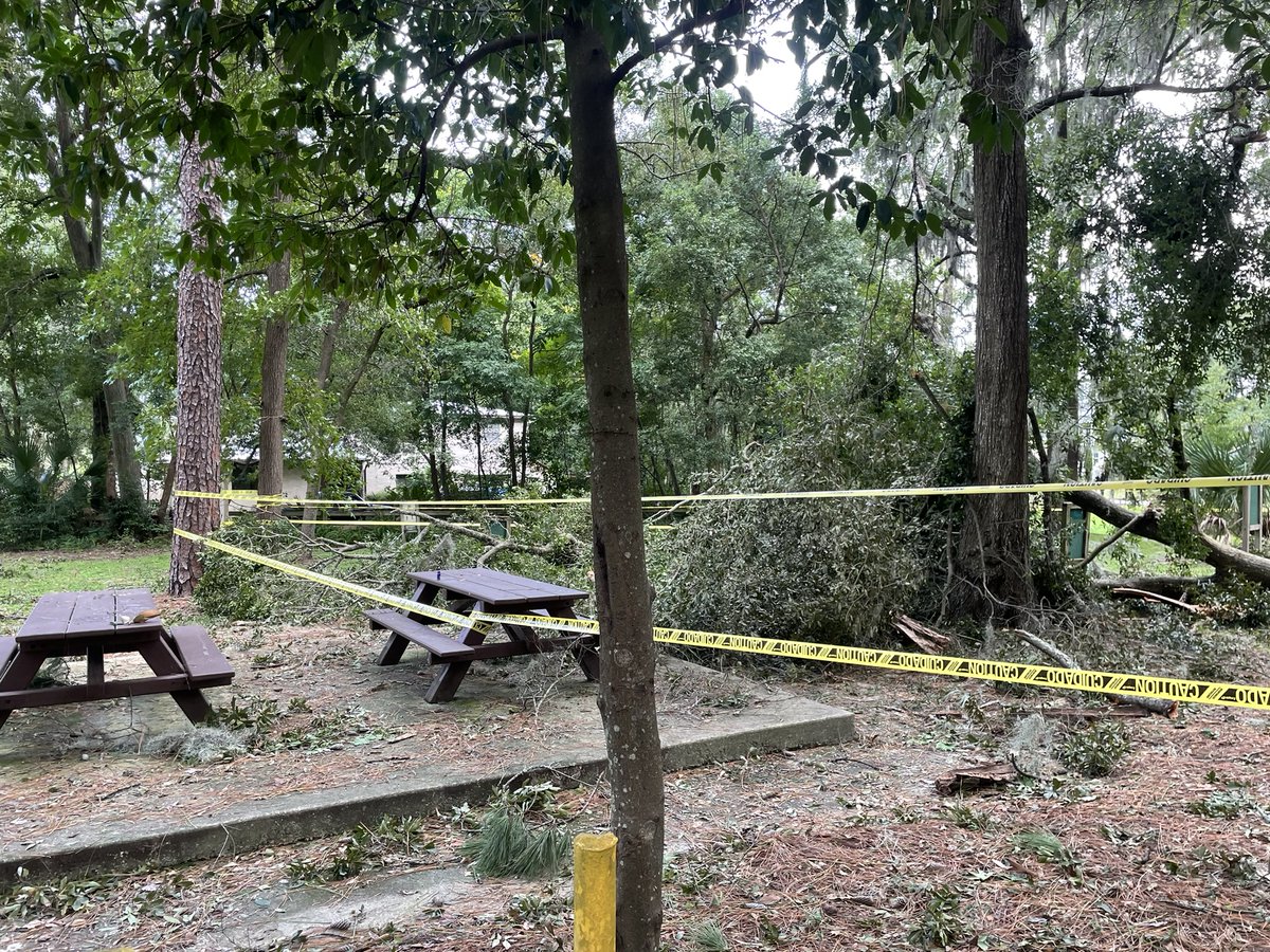 jaxparks's tweet photo. Following Hurricane Helene, if you encounter downed or leaning trees, caution tape, orange fencing, or crews at work, it's critical for your safety to stay clear. Workers might not be able to hear you, &amp; there's risk of injury from flying debris. 

@CityofJax 
#parksandtrails https://t.co/I8DsZjEd0b