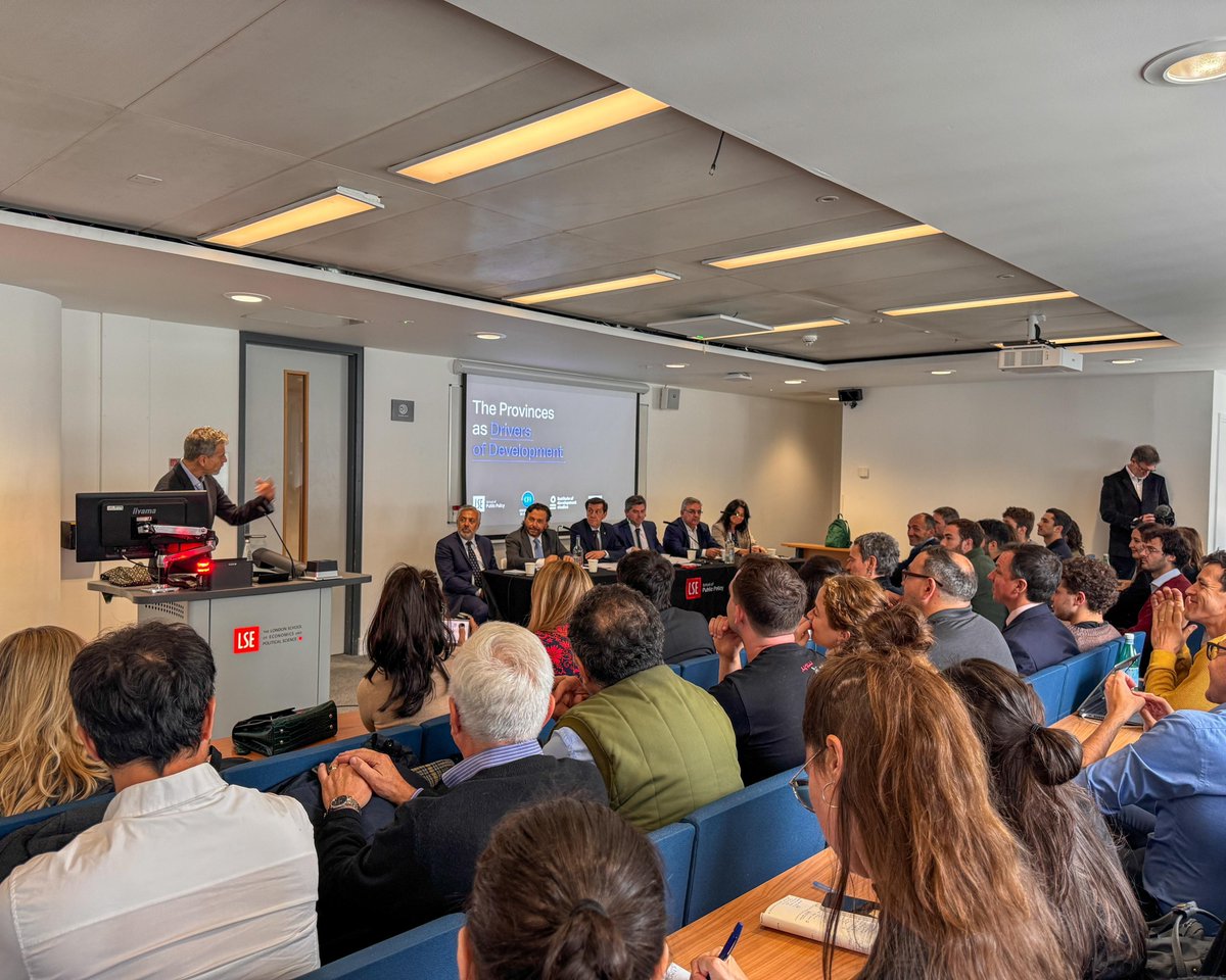 Los gobernadores de Salta, Jujuy, Catamarca, Mendoza y San Juan expusimos en una de las universidades más prestigiosas del mundo: “The London School of Economics and Politicial Science LSE” 🇬🇧, frente a estudiantes, académicos y expertos en desarrollo de América Latina y de