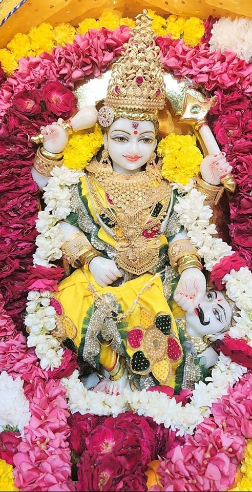 माँ बगलामुखी आप सभी पर अपनी कृपा और आशीर्वाद बनाए रखें। जय माँ बगलामुखी।