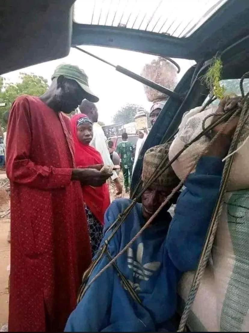 Kano to Aba is 55k for a seat, while Waybil is 4k.
Aboki choose Waybil😭💔

Nigerians are passing through a lot.