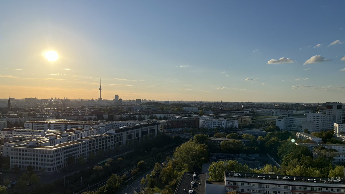 pitygacio's tweet photo. goodbye Berlin ✨ can’t stop crying for some reason https://t.co/CO21EDHeET
