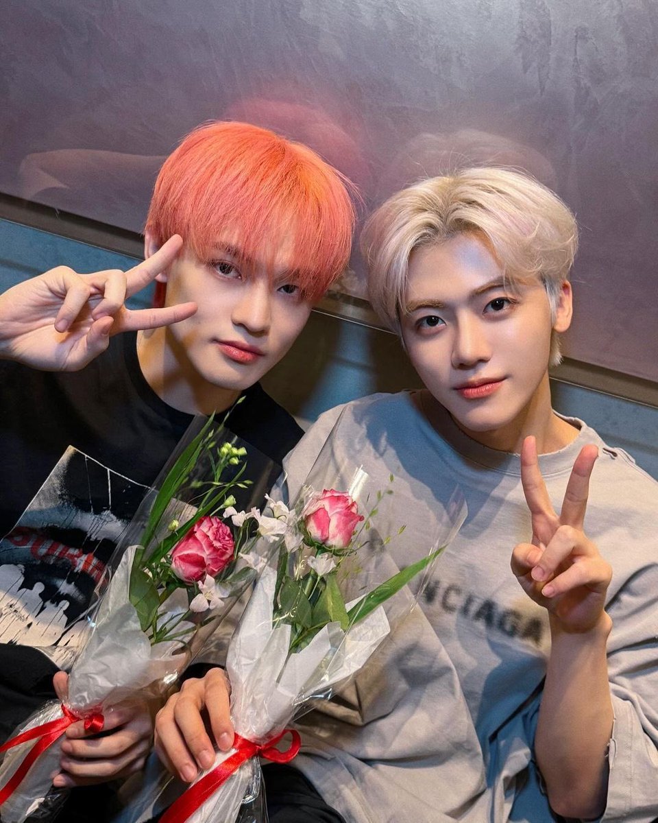 jaeminners's tweet photo. 🐰🐱: “chenle also relies on me, and i sometimes rely on him, so we have a relationship of mutual dependence where we relied on each other.”

😸: “jaemin hyung is like a real brother to me. if there’s something i don’t know, he would teach me. if there’s something i need, he’d give it to me”

MY JAEMLE ARE THE CUTEST 🥹🫶🏻