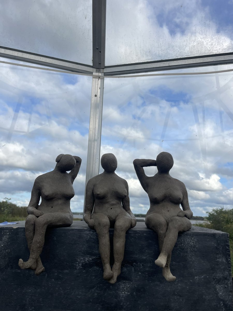 bendixenkunst's tweet photo. 3 damer…til 3 damer 😍 https://t.co/ArdOrwYuoo