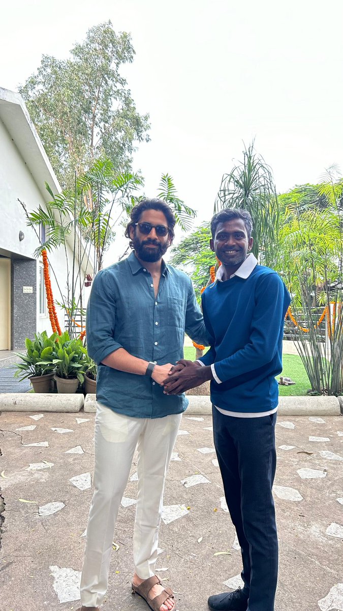 JoshPradeep2's tweet image. With My Hero @chay_akkineni 
Special Thanks To @SubbarajuSiva  nenu photo diginappdu Na Mass  Fanisam kosam Chaitanya Garu ki Chepavu Chaitanya babu kuda baga recive chesukunnaru   thank you #Subbu