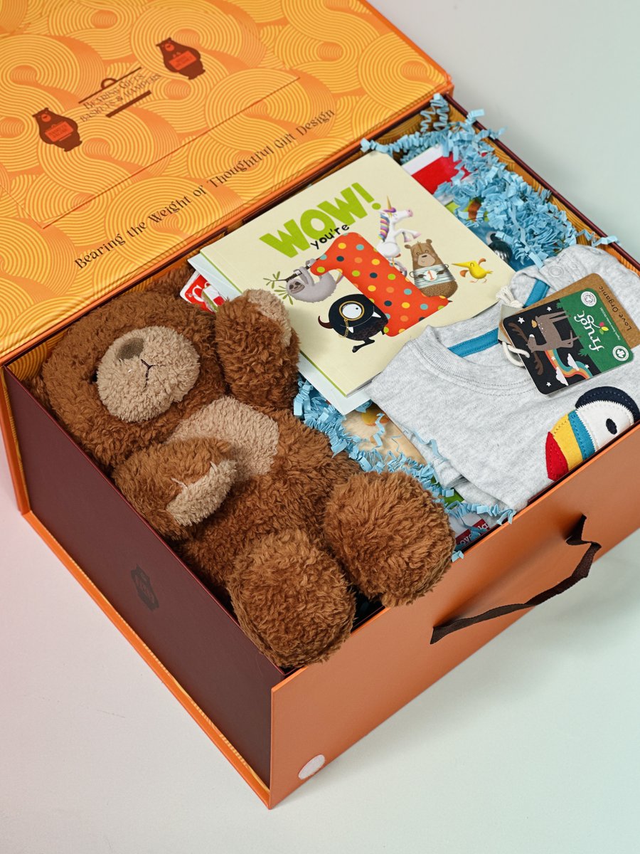 Today's Gift Basket Of The Day is "Bear Hugs First Birthday Gifts'' 🧸

ow.ly/LT7x50TyWVa

Follow &amp; RT to enter #prize draw to #win a Gift Basket. More info via our blog.

#dailydispatch #gifts #competition #giftbasketsrule #giftsforkids #1stbirthdaygift