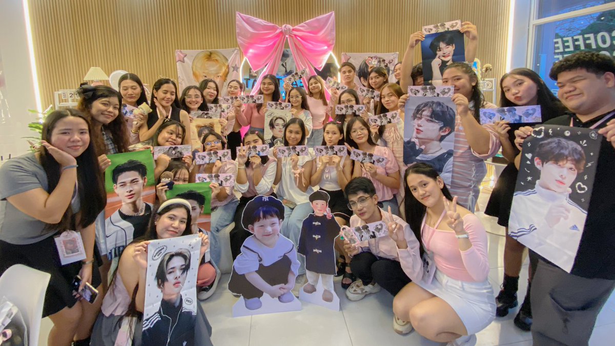 ENcollectwithus's tweet photo. happy SunKi day! 
inch by inch we’re moving closer~ 🎧💗🎶 https://t.co/mu3TPqwucY