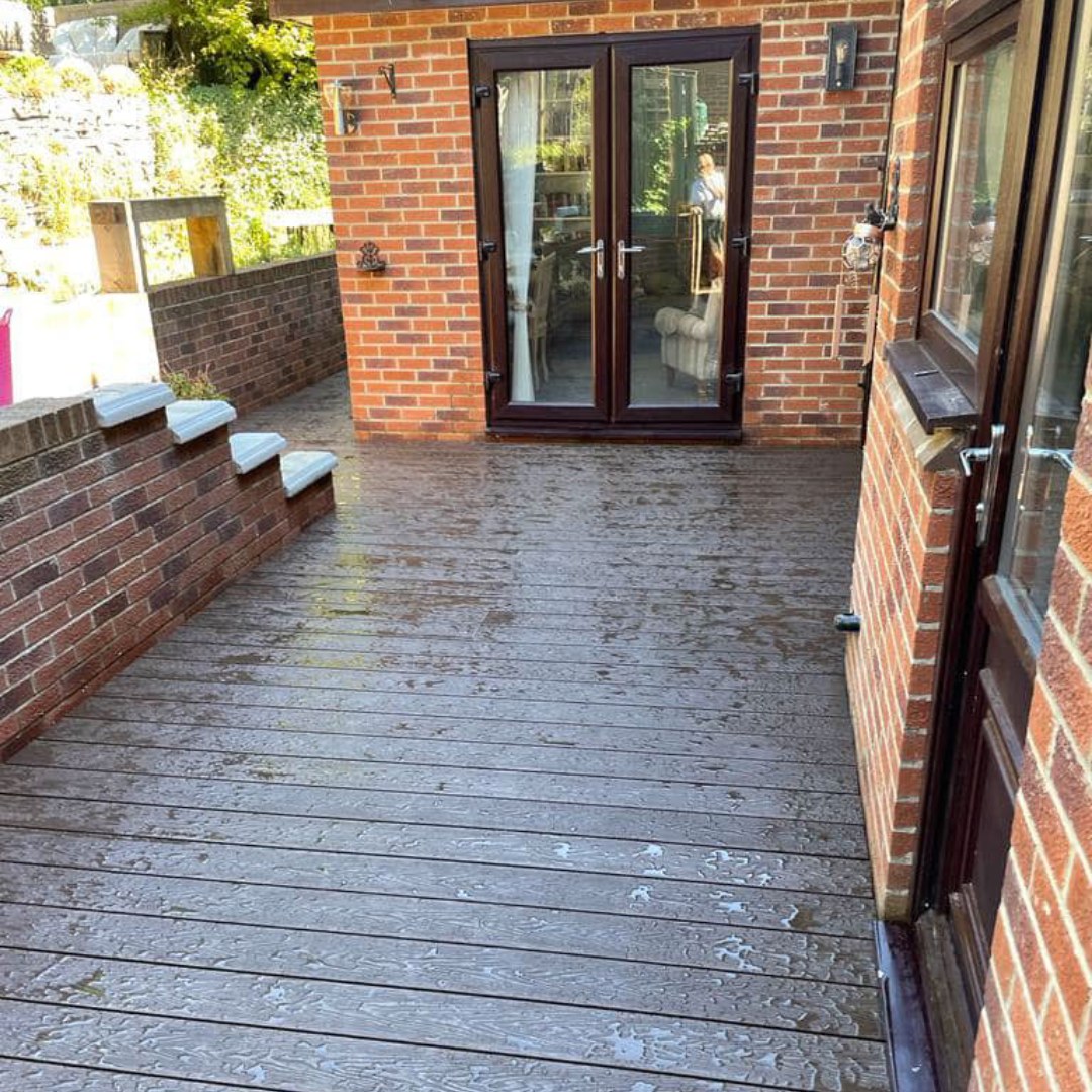 RonjackUK's tweet image. Our composite decking looks the part in all weathers! 😍

#gardendecking #wpcdecking #compositedecking #decking
