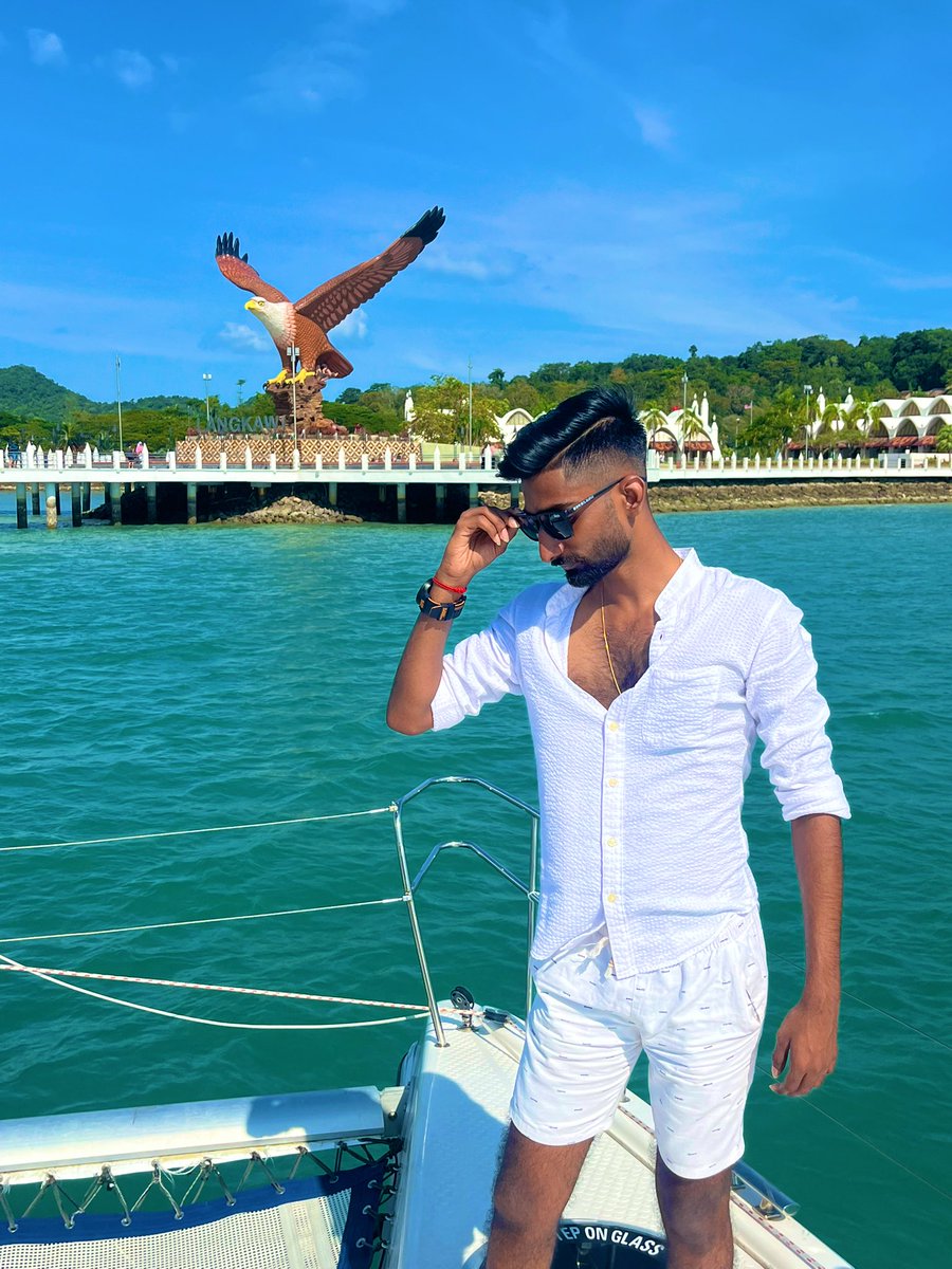 Sarvind____'s tweet photo. 🖤👀 https://t.co/UMXb1RIhiz