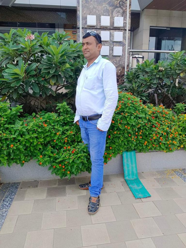 *’उत्तम' से 'सर्वोत्तम',
सिर्फ वही हुआ है....*
                 #साहेब_
 *जिसने आलोचनाओं को, सुना 
और खुद में सुधार किया है....!!!!🙏🙏