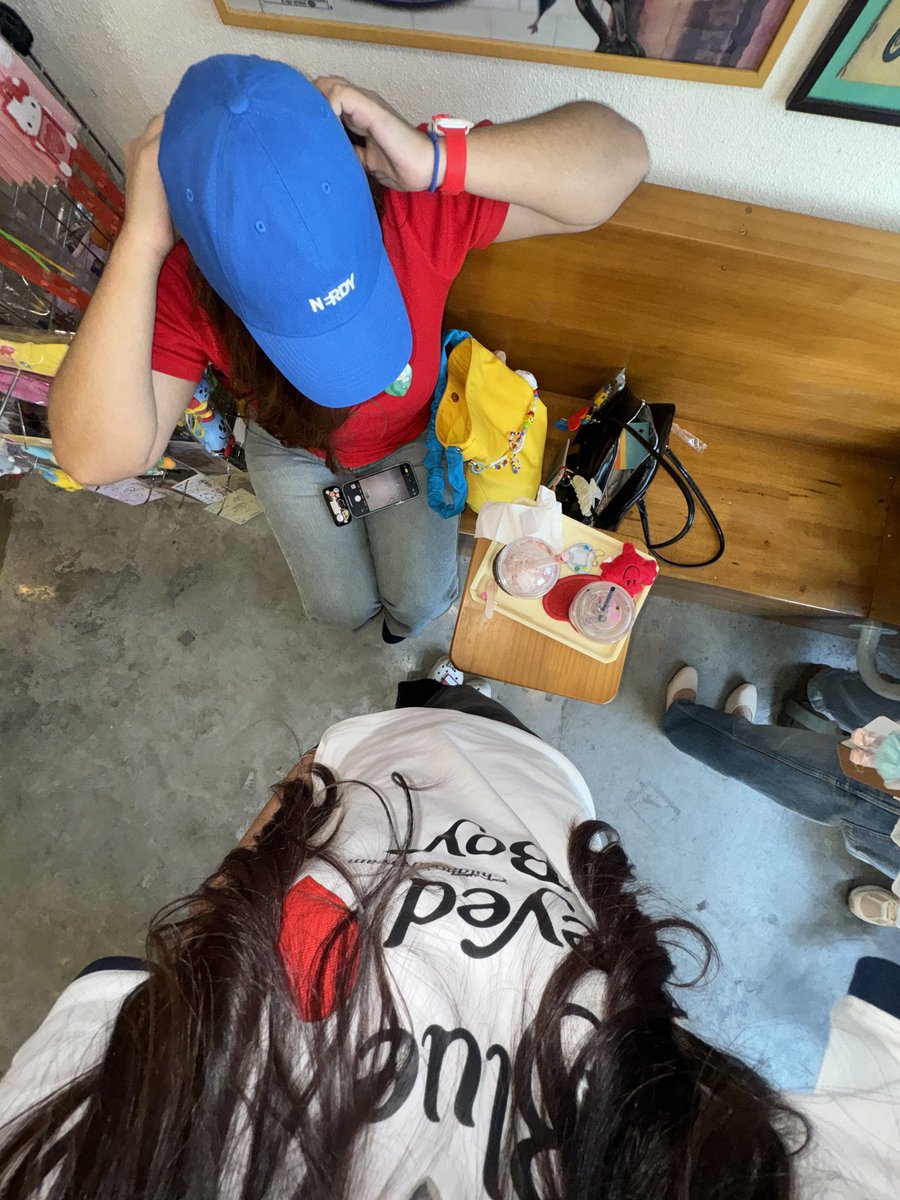 ba bye septemberr 👽♥️♥️