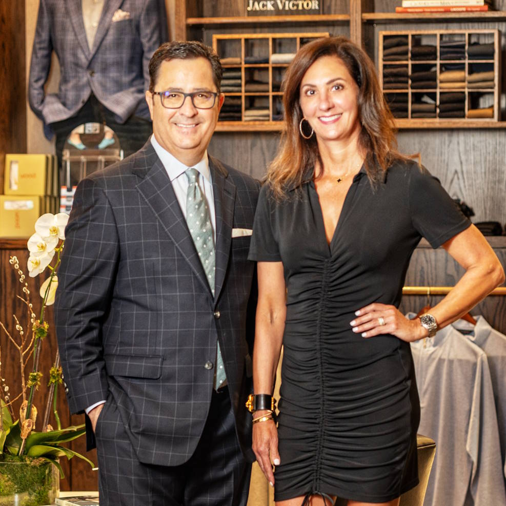 BillWalkerCloth's tweet image. Samuelsohn Stunning Colors &amp;amp; Textures Trunk Show
$200 savings on Suits  | $150 savings on Sport Coats | $50 savings on Trousers
Today - Saturday Oct 5th
Appointments available
Call to Book Your Fitting 713 871-9811
#billwalkerclothier #postoakuptown - mailchi.mp/billwalkerclot…