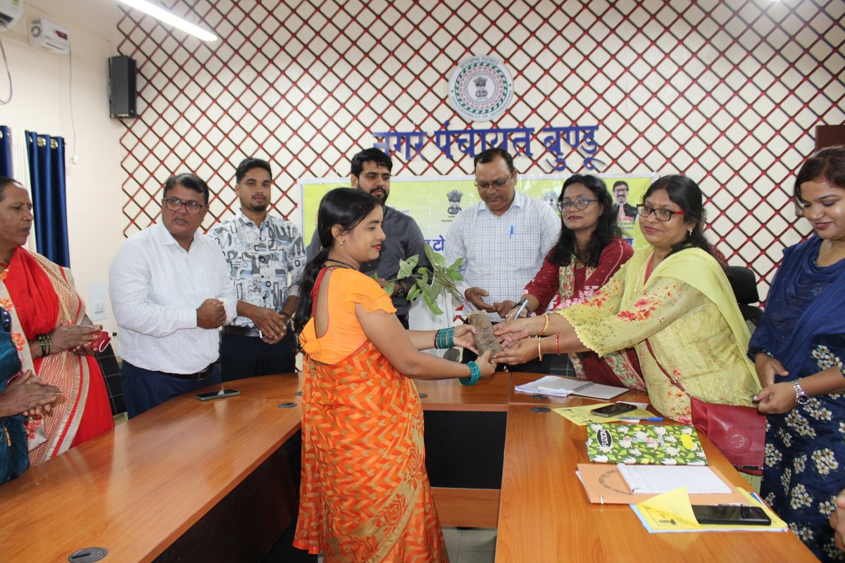 SHG CLEANING AWARENESS PROGRAM 
<a href="/SwachhBharatGov/">Swachh Bharat Urban</a>
<a href="/SwachhBharat/">Swachh Bharat Mission - Grameen</a>
<a href="/MoHUA_India/">Ministry of Housing and Urban Affairs</a>
<a href="/MoJSDDWS/">Department of Drinking Water & Sanitation (#DDWS)</a>
#SHS2024
#SwabhavSwachhata
#SanskaarSwachhata
#SwachhataHiSeva2024
#nagarpanchayatbundu