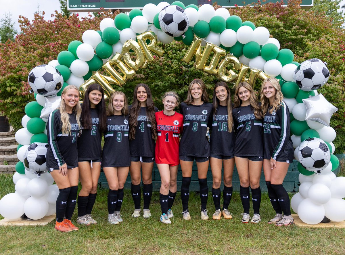 Senior night WIN!! 4-0 over Brunswick. Goals by Andjelina, Gabbie, &amp; Leah 2x. Thank you to everyone who came out to support &amp; parents for setting it up 💚🐎