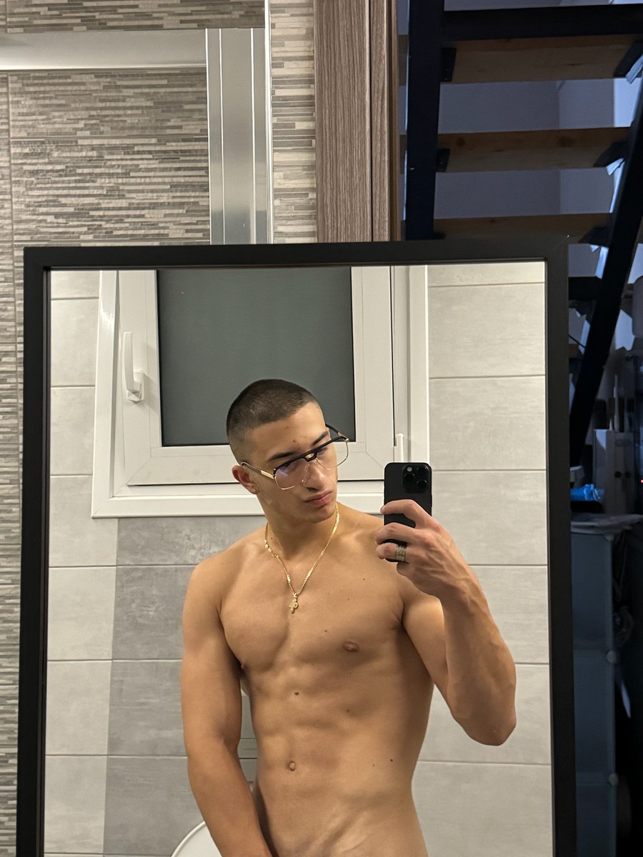 Say "hi" for my shower vid 