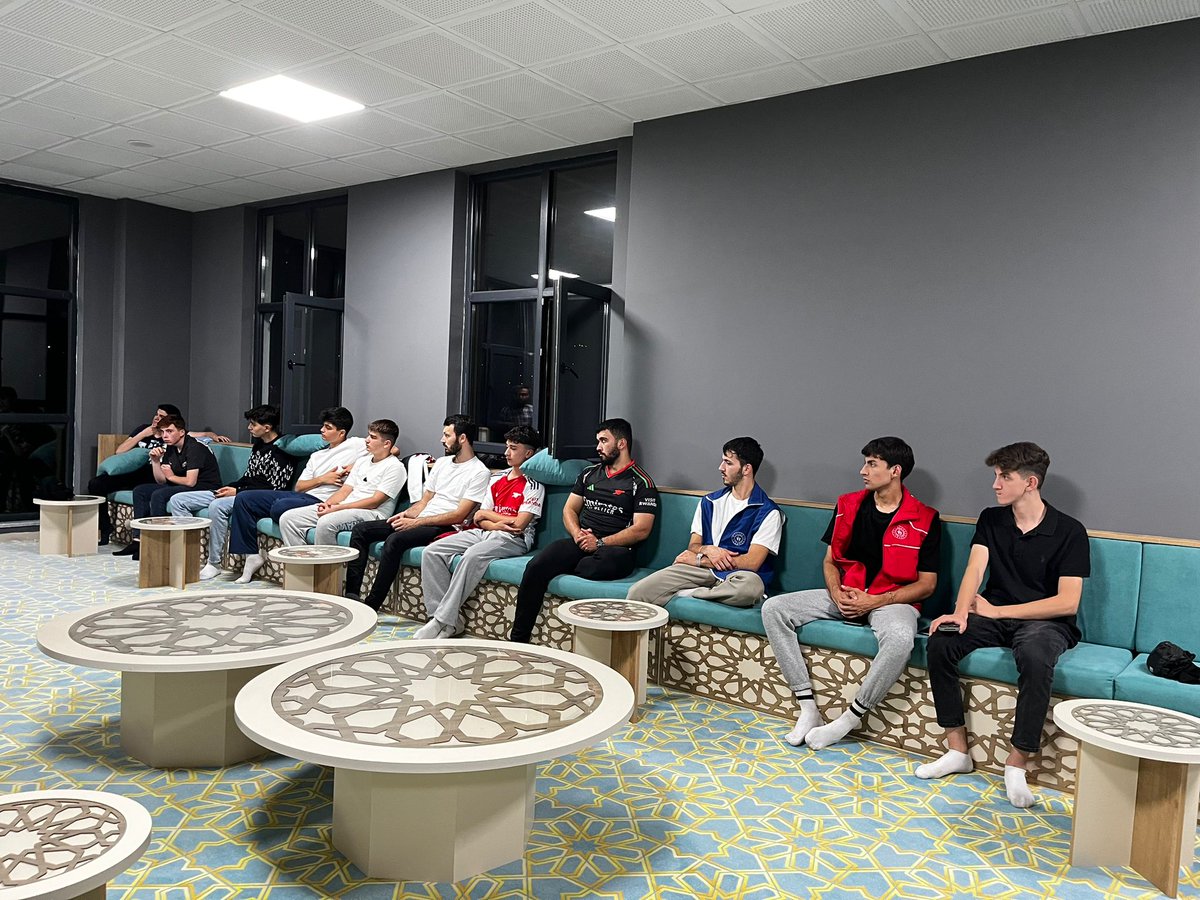 GSB_SakaryaGM's tweet photo. 🚩Geyve Gençlik Merkezi
Gönüllü Gençlerimizle #DeğerlerAtölyesi kapsamında;
Bizi Biz yapan değerlerimiz hakkında haftalık #Hasoda programlarımızı tamamladık. https://t.co/WgsX9TIkWQ