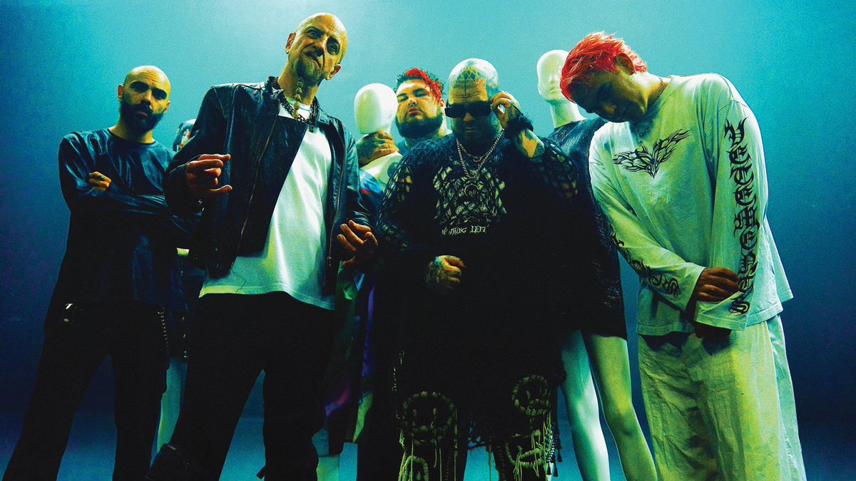 How <a href="/ShavoOdadjian/">sHaVo oDaDjIaN</a> embraced his heavy roots with new supergroup <a href="/7hrsafterviolet/">sevenhoursafterviolet</a> 

Heard from the iconic bassist on starting his deathcore-&amp;-more project; keeping bandmates spiced; putting his heart into heavy music. 

Online &amp; in the fall <a href="/Revolvermag/">revolvermag</a> 

revolvermag.com/feature/how-sh…