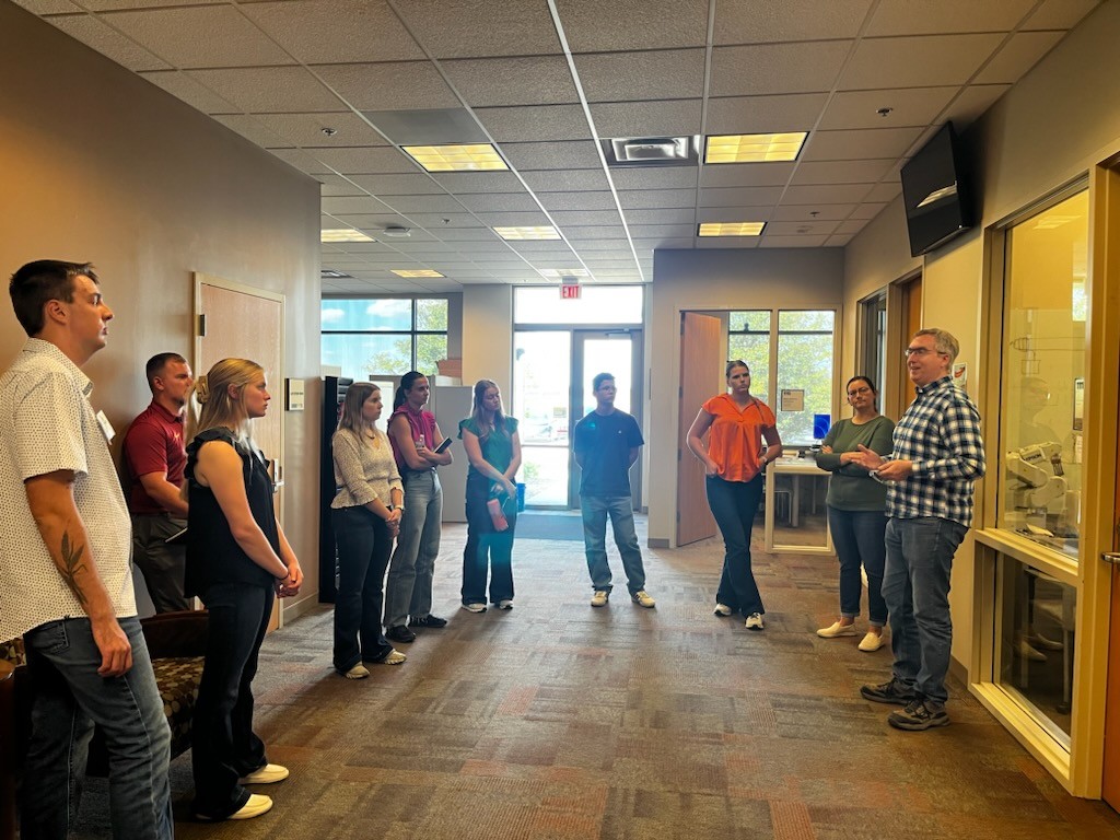 CultivationCorr's tweet image. Our #NextGen program visited the @IowaStateBCRF last week! The interns got a firsthand look at the biomass cropping systems, biofuel and #bioproduct processing research taking place at BCRF.
