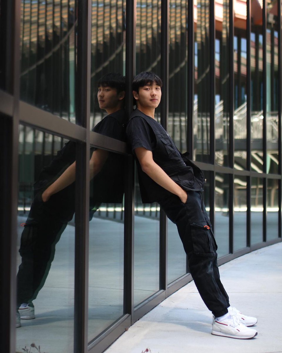 wenhanbff's tweet photo. michael wu
- 2003.01.28
- from vancouver, canada
- film &amp; media/communication major at stanford university, c/o 2025
- graduated from st. george's school
- participated in world of dance s4

#마이클우 #StarlightBoys #스타라이트보이즈 #星光闪耀的少年 https://t.co/VfSC7z9vKL