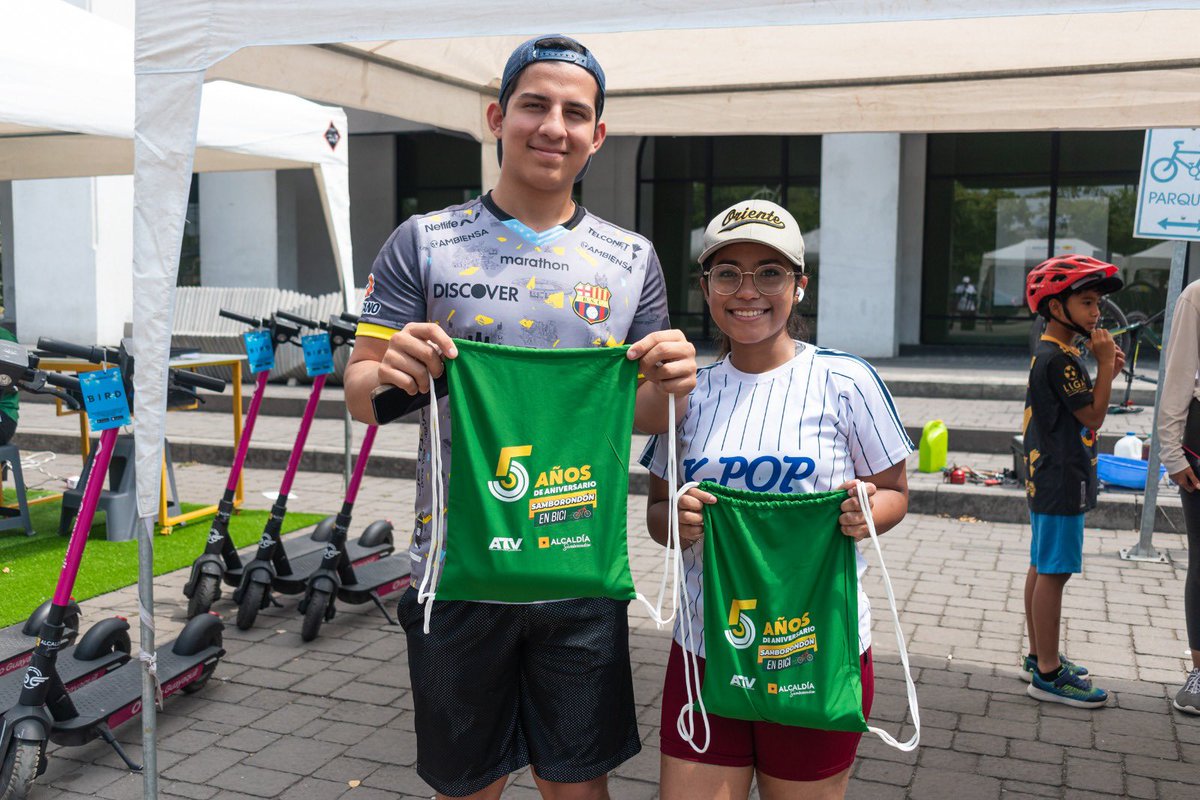 atvsamborondon's tweet photo. ¡Gracias por ser parte de la celebración de los 5 años de Samborondón en Bici! 🚴‍♂️🎉 
La presencia de todos ustedes hizo de este evento algo especial. 🙌💚 ¡Nos encanta ver a Samborondón comprometido por una movilidad más sostenible y saludable! 
Agradecemos a nuestros auspiciantes @wipalasnacks, @allnaturalec, @aguamana.ec, @jucyecuador y @aqua.ec por su apoyo.
Nos vemos el próximo domingo para seguir disfrutando juntos.  #SamborondónEnBici5años