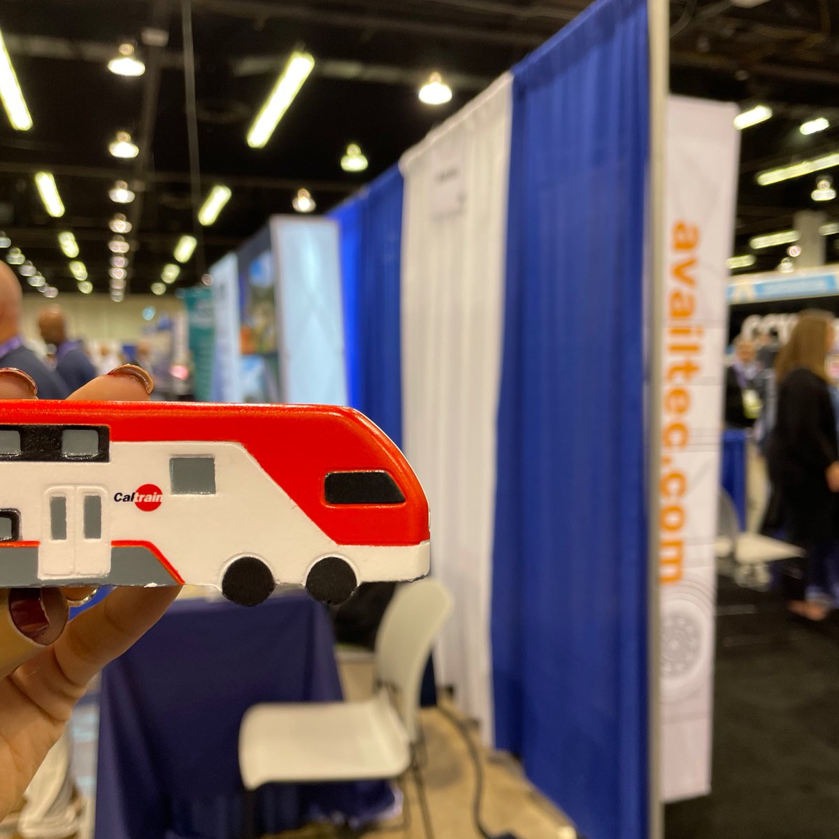 Caltrain's tweet image. Closing out #TransitMonth @APTA_info TRANSform! Find us, we might have a few of these floating around! 🤭⚡️