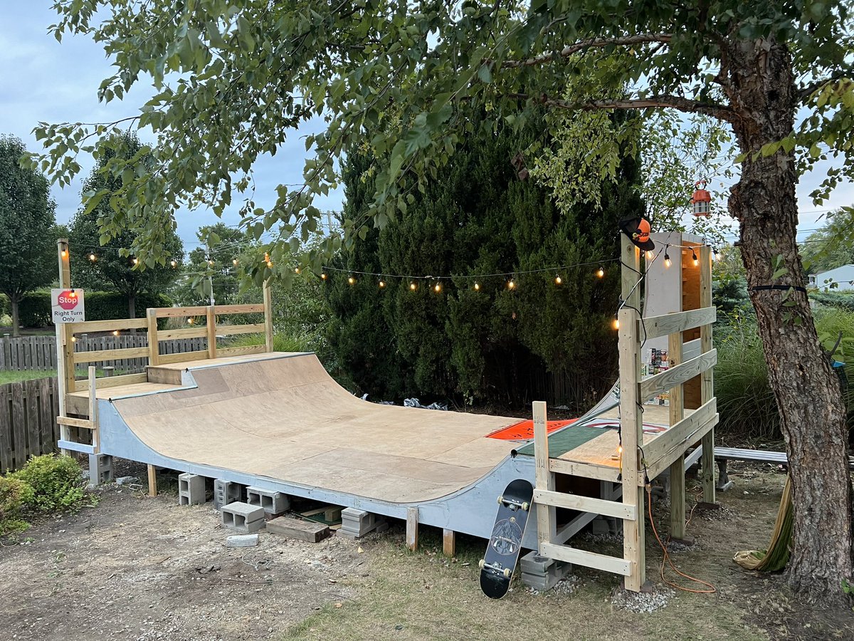 Sledge_hooligan's tweet photo. Just needs to be painted! Backyard mini ramp! ✅ https://t.co/lPne1I2p6f