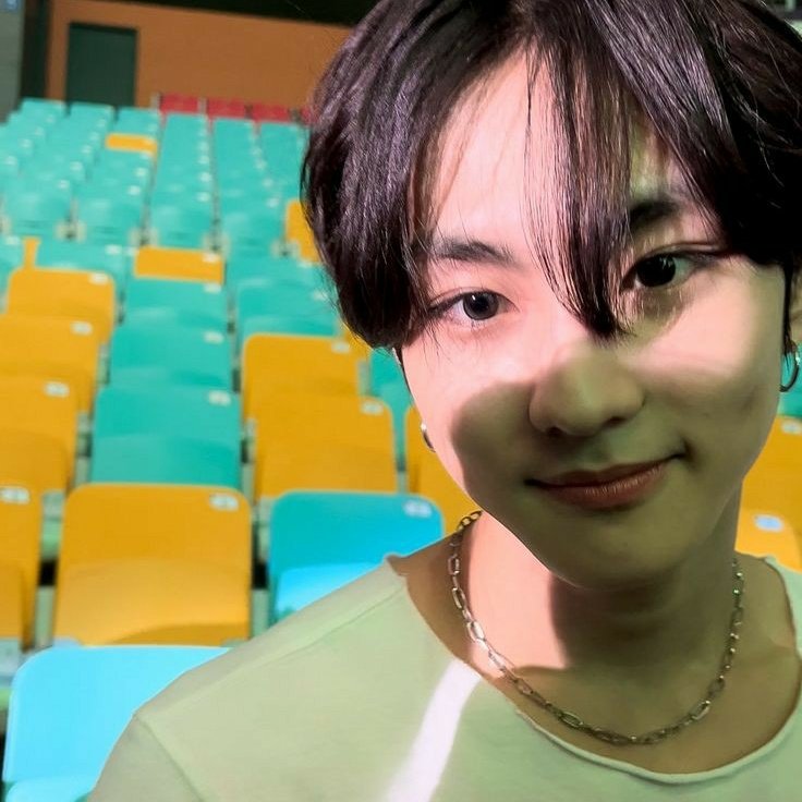 onesual's tweet photo. enhypen’s jungwon being the biggest green flag among kpop idols, a long thread https://t.co/Uk9h9k1F1h