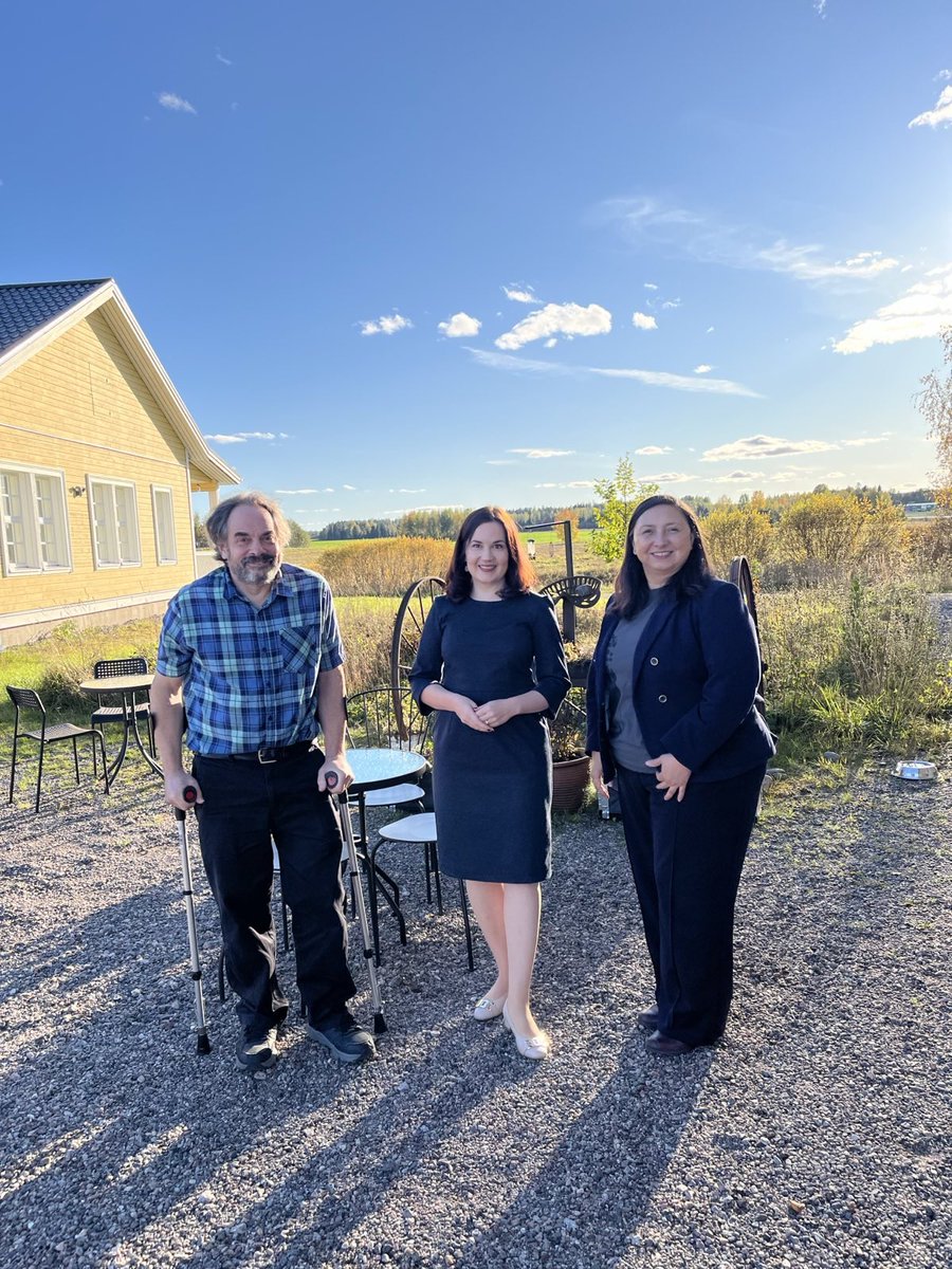 Sanni Grahn-Laasonen 🇺🇦 (@sannigrahn) on Twitter photo Yritysvierailu palkitulle Ainoa Winery -marjaviinitilalle Hollolaan. Kotimainen maaseudun elinkeino. Suomalaista elintarvikeosaamista ja -vientiä. Kiitos yrittäjille, oli ilo! <a href="/HollolanKunta/">Hollolan kunta</a> Yritysvierailu palkitulle Ainoa Winery -marjaviinitilalle Hollolaan. Kotimainen maaseudun elinkeino. Suomalaista elintarvikeosaamista ja -vientiä. Kiitos yrittäjille, oli ilo! <a href="/HollolanKunta/">Hollolan kunta</a>