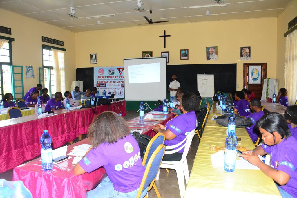SOJFEP's tweet photo. #28september, #InternationalSafeAbortionDay. Une journée d'évaluation de la mise en oeuvre de l'article 14 du #ProtocoledeMaputo a été organisée par la Coalition pour les Naissances Désirées - CND à #Kalemie #RDC
@Safe_Abortion
@inroadsGlobe
@SAAFfund
@amplifyfund https://t.co/hXBAdBtqpS