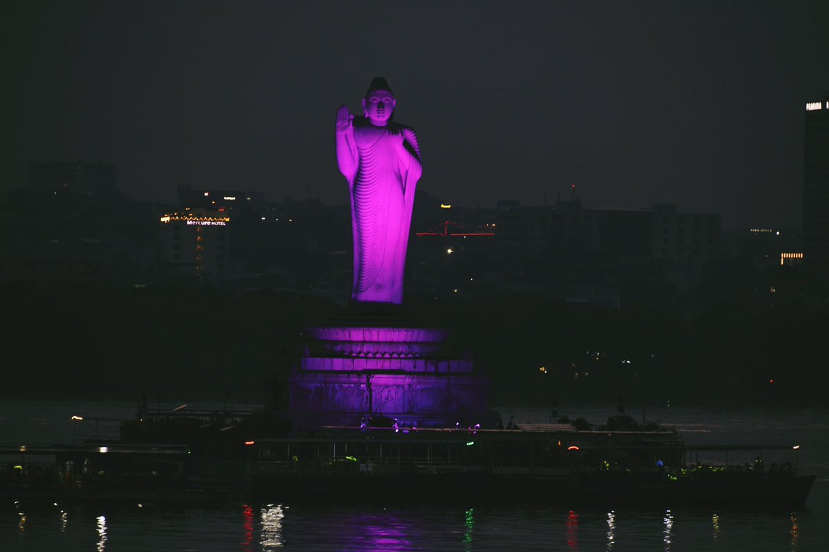 RRPillarisetti's tweet image. #charminar 
#buddhastatue 
#THub 
#DurgamCheruvuCableBridge 
#Prasadsimax 
#KIMSHospitals 

Turned PINK tonite ...
16 th consecutive year

To mark the beginning of upcoming #BreastCancerAwarenessMonth (October), these beautiful &amp;amp; landmark structures turned PINK …a consistently