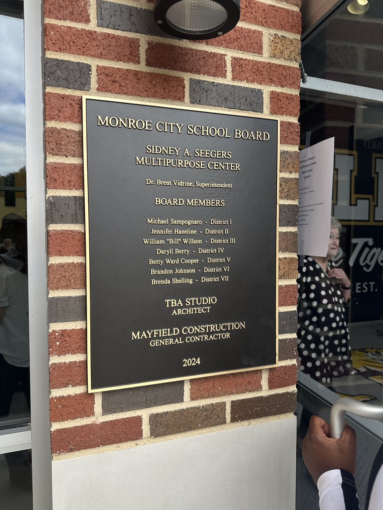TimBrandonArch's tweet image. TBA Studio was honored to attend the ribbon cutting for the new Sidney A. Seegers Multipurpose Center! The new expanded band areas, basketball court, and multipurpose gym will be great additions for Neville High School and the community!  #design #architecture #historic