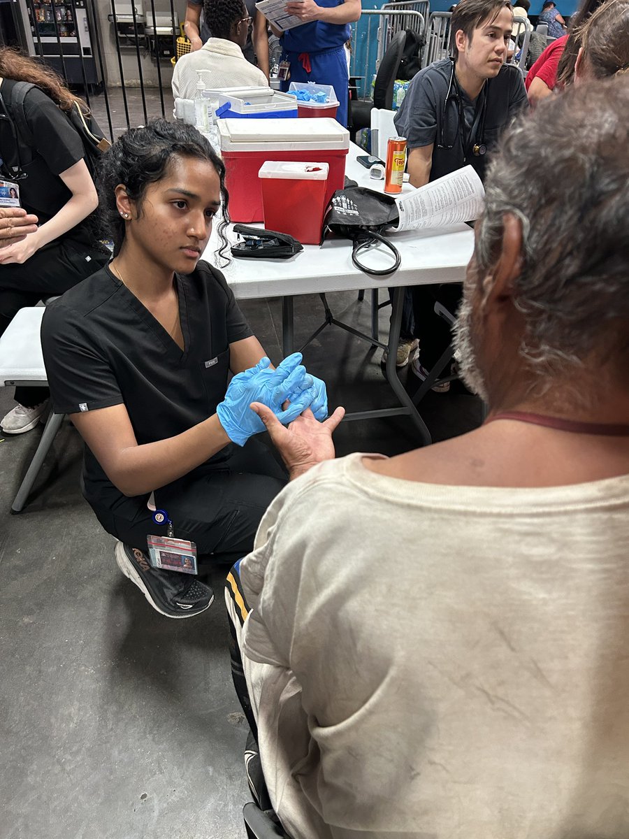 Have #questions about what #streetmedicine is, or how we do it in #Phoenix? Drop your Q’s in the #comments below! 👇