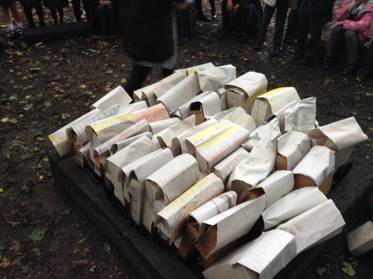 HillsideYr2's tweet photo. We  built our model of 17th Century London and watched as the fire spread, devouring its way through house after house. https://t.co/Xfim044bnx