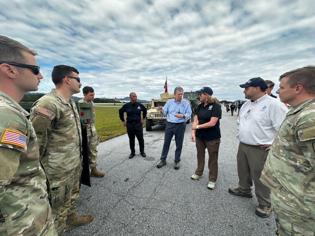 FEMA_Deanne's tweet photo. I'm in North Carolina with @FEMARegion4 Administrator Robert Samaan, meeting with @NC_Governor and local &amp; state officials. @fema and federal partners are flying resources like food and water to western NC. https://t.co/Ek02eGRT9M