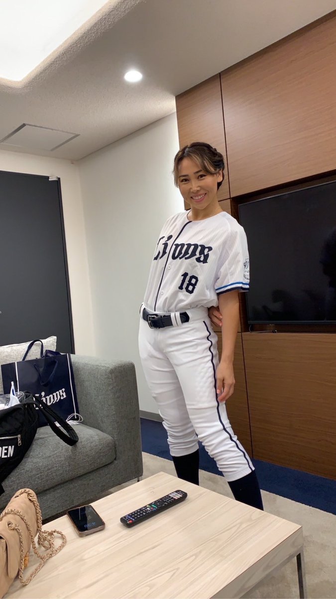 saya_nomura's tweet image. コシヒカリ⭐️パワー💥🍚ストライク🎯💪🏼😎
西武ライオンズの始球式を務めさせていただきました！南魚沼市を代表して、忘れられない経験をありがとうございました！🤲🏼🙇🏻‍♀️🤍
Honored to throw the ceremonial first pitch for the Seibu Lions! On behalf of representing the city of Minamiuonuma!