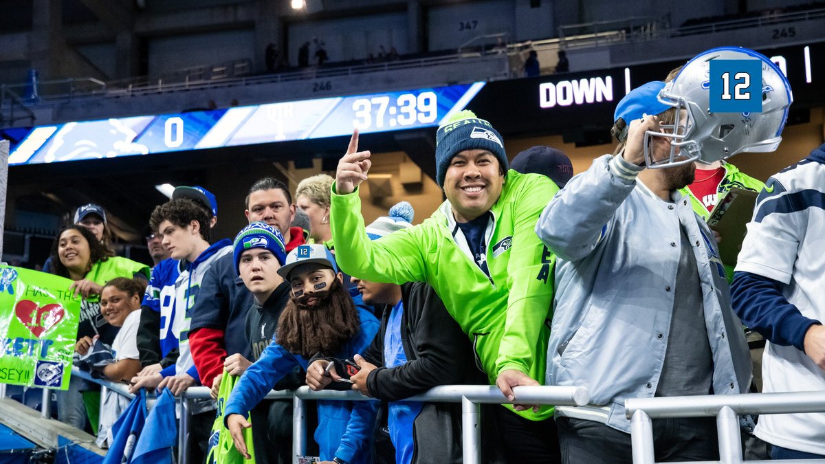 12s's tweet image. Need the energy brought to a 12 tonight. 🔋