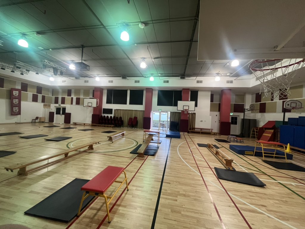 MissLeahPE tweet media