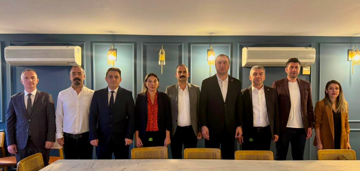 Öğretmenlik mesleğini itibarsızlaştıran ve emeğimizi değersizleştiren Öğretmenlik Mesleği Kanunu Teklifi, bu hafta TBMM Genel Kurulu'nda kaldığı yerden görüşülmeye başlanacak.
Eğitim Sen, Eğitim-İş, Hürriyetçi Eğitim Sen, Anadolu Eğitim Sen, TEÇ Sen ve Öğretmen Sendikası olarak